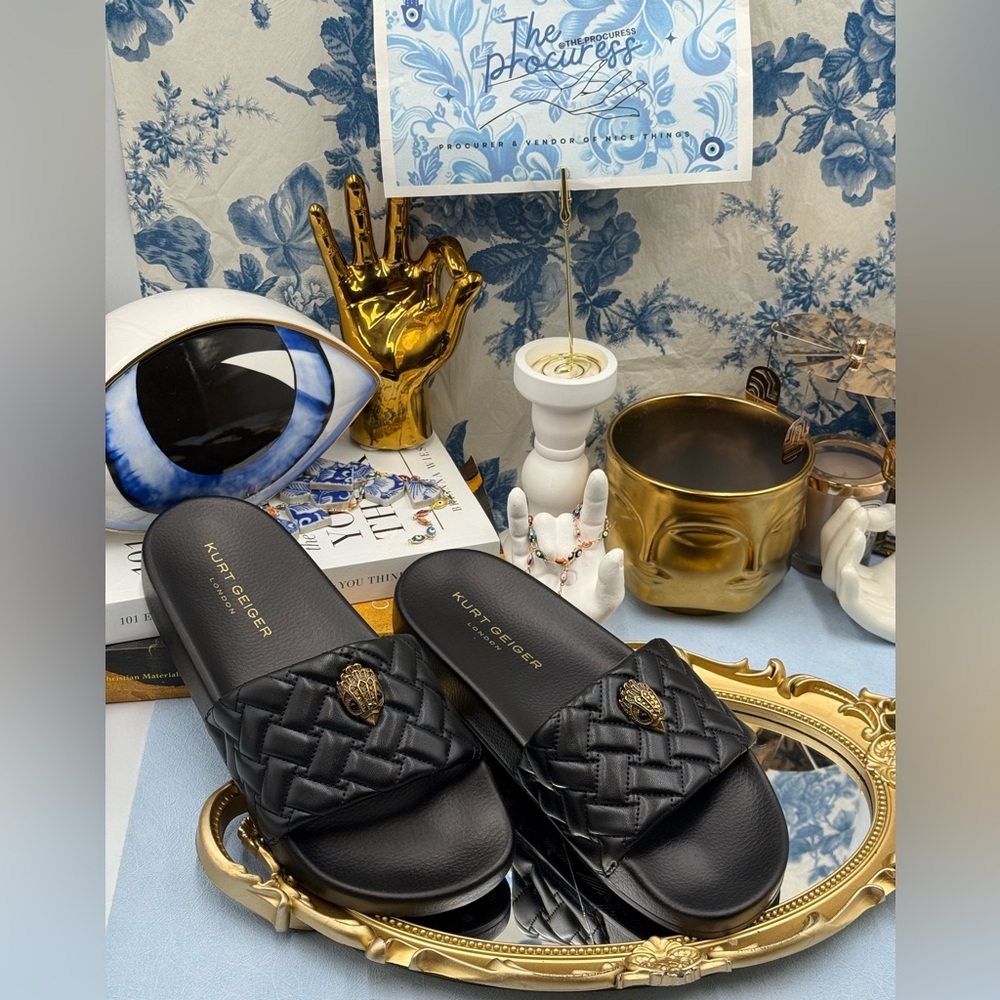 🆕 KURT GEIGER LONDON 🧿 NWOB Meena Eagle Slide, Quilted Black - Picture 2 of 11